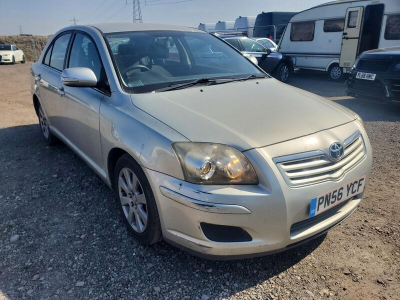 TOYOTA AVENSIS 1.8 VVT-i Colour Collection