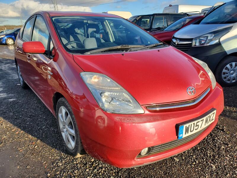 TOYOTA PRIUS 1.5 T Spirit